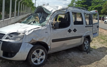 Criminosos capotam veículo roubado durante fuga em Girau do Ponciano e ficam feridos 