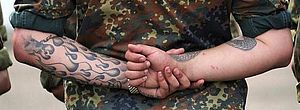 Sancionada lei que veta alguns tipos de tatuagens na Marinha; veja quais