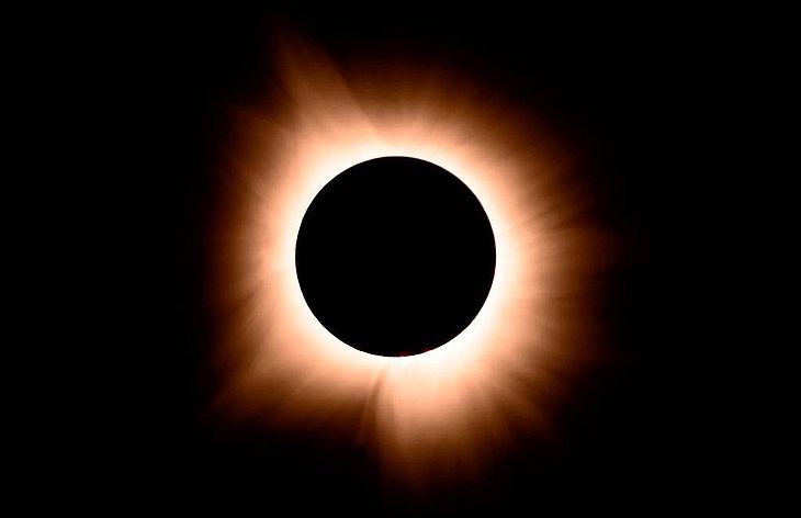 O eclipse poderá ser observado de forma parcial em algumas localidades do país