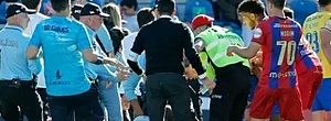 Ex-goleiro do CSA é agredido por torcedor rival durante jogo em Portugal