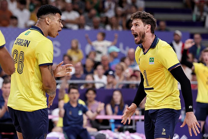 A seleção brasileira venceu sua primeira partida no vôlei masculina