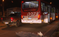 Homem morre ao ser atropelado por ônibus, no bairro de Serraria