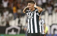 Fim do jejum: Botafogo volta a vencer no Brasileiro após 6 meses e 12 jogos