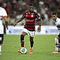 Flamengo vence São Paulo e aumenta pressão sobre Carpini