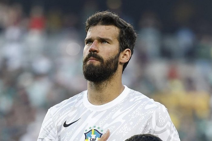 Alisson estava se recuperando de uma lesão no tendão da coxa direita