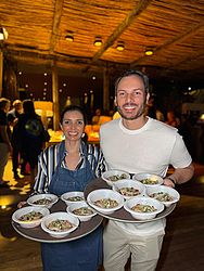 Chefs Thiago Brandão e Carol Calheiros