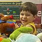 Vídeo: criança fica presa em máquina caça-brinquedos de shopping