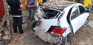 Bar é destruído após ser invadido por carro na Serraria; motorista estaria embriagado 