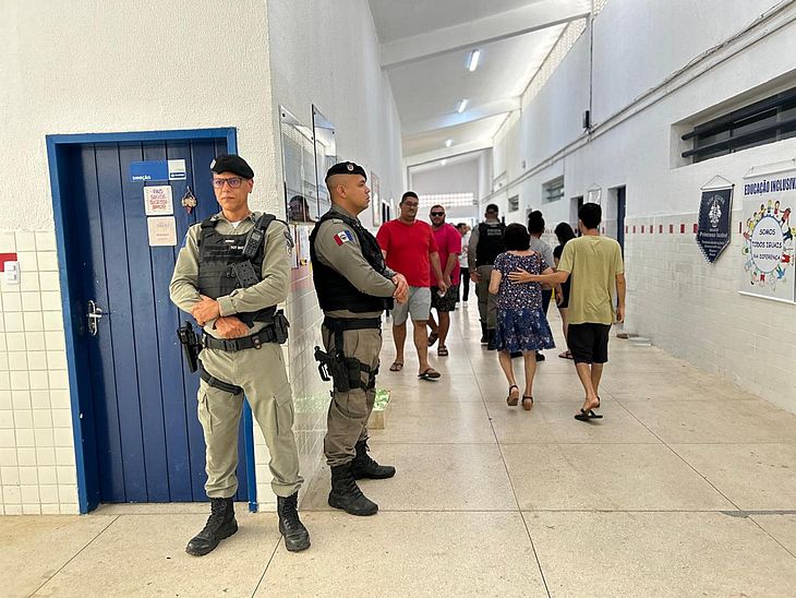 Atuação da Polícia Militar é intensa, com policiamento ostensivo nas proximidades das seções eleitorais para prevenir e coibir qualquer tipo de infração e dar tranquilidade ao pleito