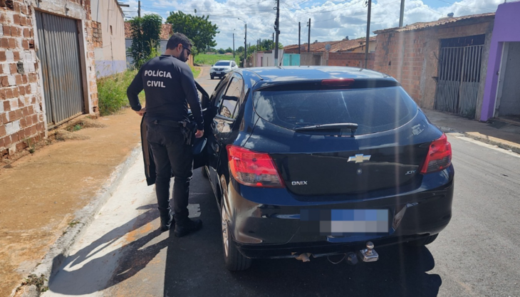 Polícia Civil prende homem em Arapiraca com carro roubado e placa clonada