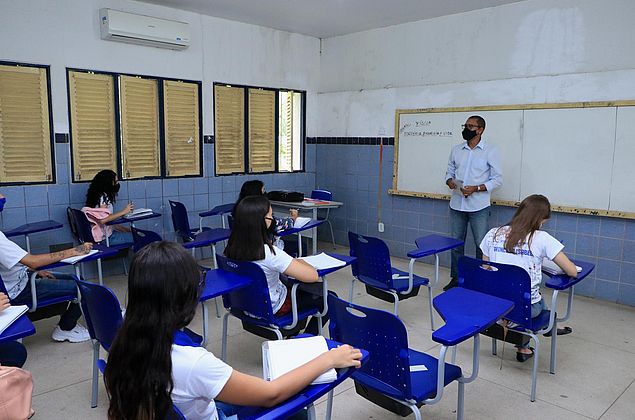 Educação abre 353 vagas para professores do Pronatec; veja como se candidatar 
