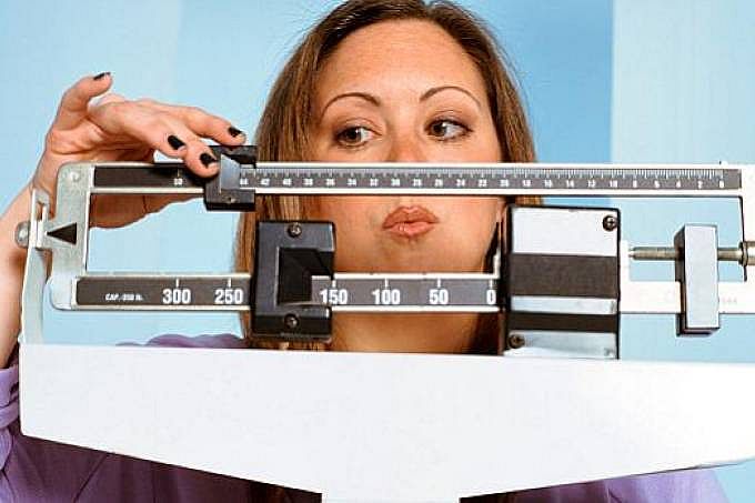 Para mulheres, peso e altura são fatores importantes para o aumento na expectativa de vida. 