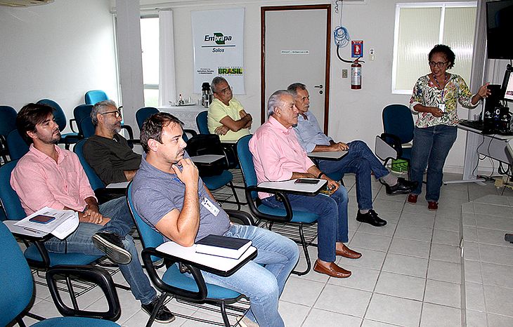 Pesquisadores da Embrapa em Recife apresentam projeto