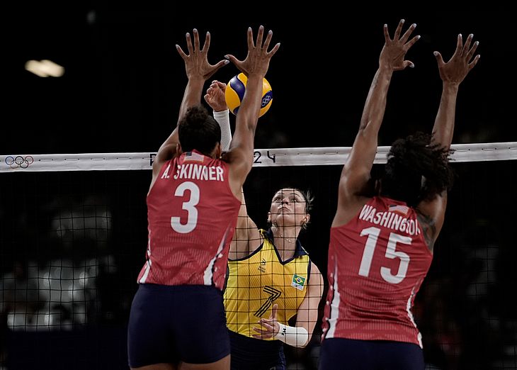 2024.08.08 - Jogos Olímpicos Paris 2024 - Vôlei feminino - Brasil enfrenta os EUA na semifinal olímpica