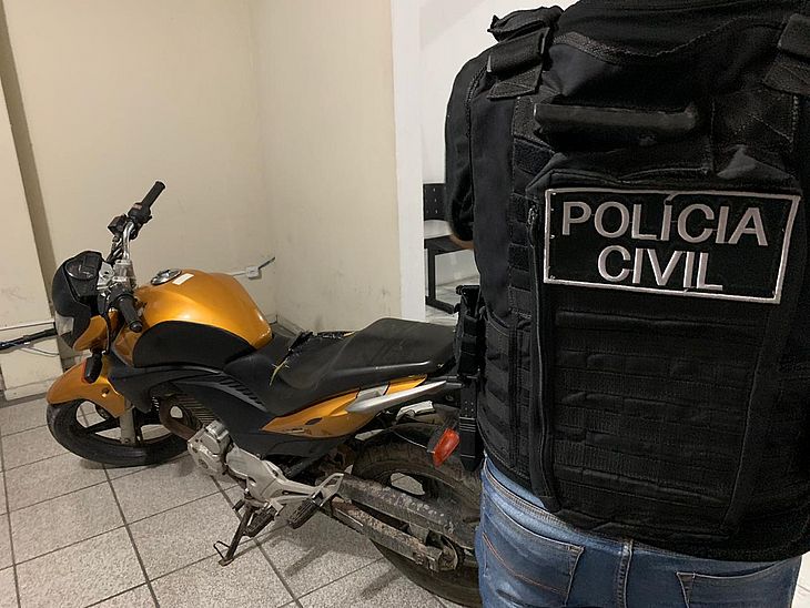 Suspeito de assaltos é preso com moto roubada no Benedito Bentes TNH