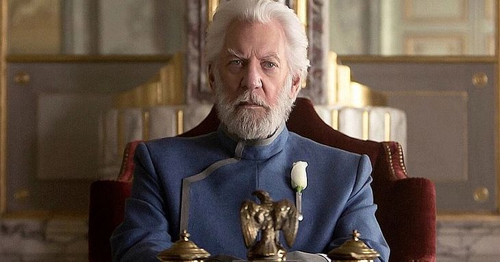 O ator Donald Sutherland interpretou o vilão Presidente Snow ao longo de quatro filmes