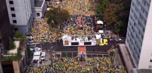 Bolsonaro reúne apoiadores na Paulista com coro de 'fora, Xandão' e apoio a Musk