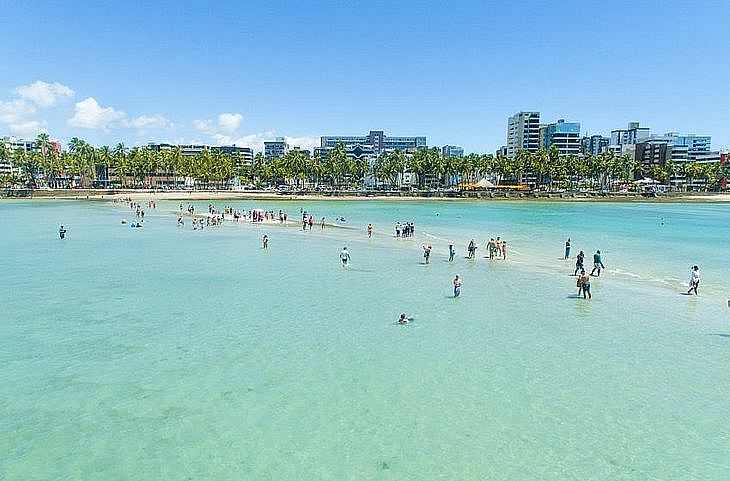 Faixa do litoral Maceió na praia de Ponta Verde