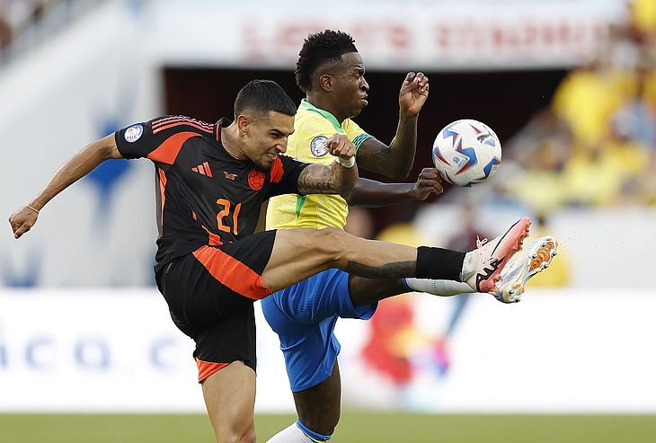 Jogador recebeu cartão amarelo contra a Colômbia e ficou suspenso na eliminação para o Uruguai