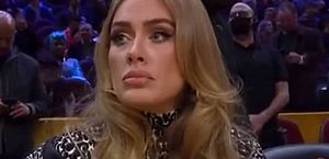 Adele revela chateação por virar meme e nega preenchimento labial