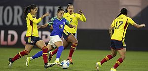 Futebol feminino: Seleção Brasileira vence a Colômbia e se classifica na Copa Ouro