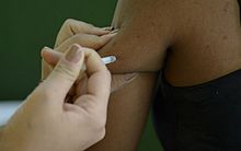 'Pode beber depois da vacina?': a pergunta mais feita pelos brasileiros no Google desde o início da campanha de imunização