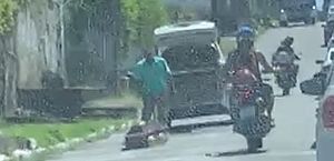VÍDEO: Caixão cai de carro funerário na contramão da Ladeira do Calmon 
