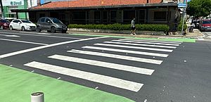 Áreas de espera para travessia de pedestres são implantadas em Jatiúca e Mangabeiras