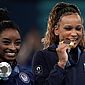 É CAMPEÃ! Rebeca ganha ouro e vira maior medalhista da história do Brasil