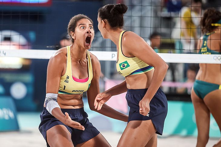 2024.08.08 - Jogos Olímpicos Paris 2024 - Vôlei de Praia feminino - A dupla brasileira Ana Patrícia e Duda em duelo contra as australianas Mariafe e Clancy pela semifinal