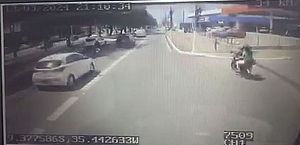 Motociclista é indiciado por morte de bancária em acidente na Fernandes Lima